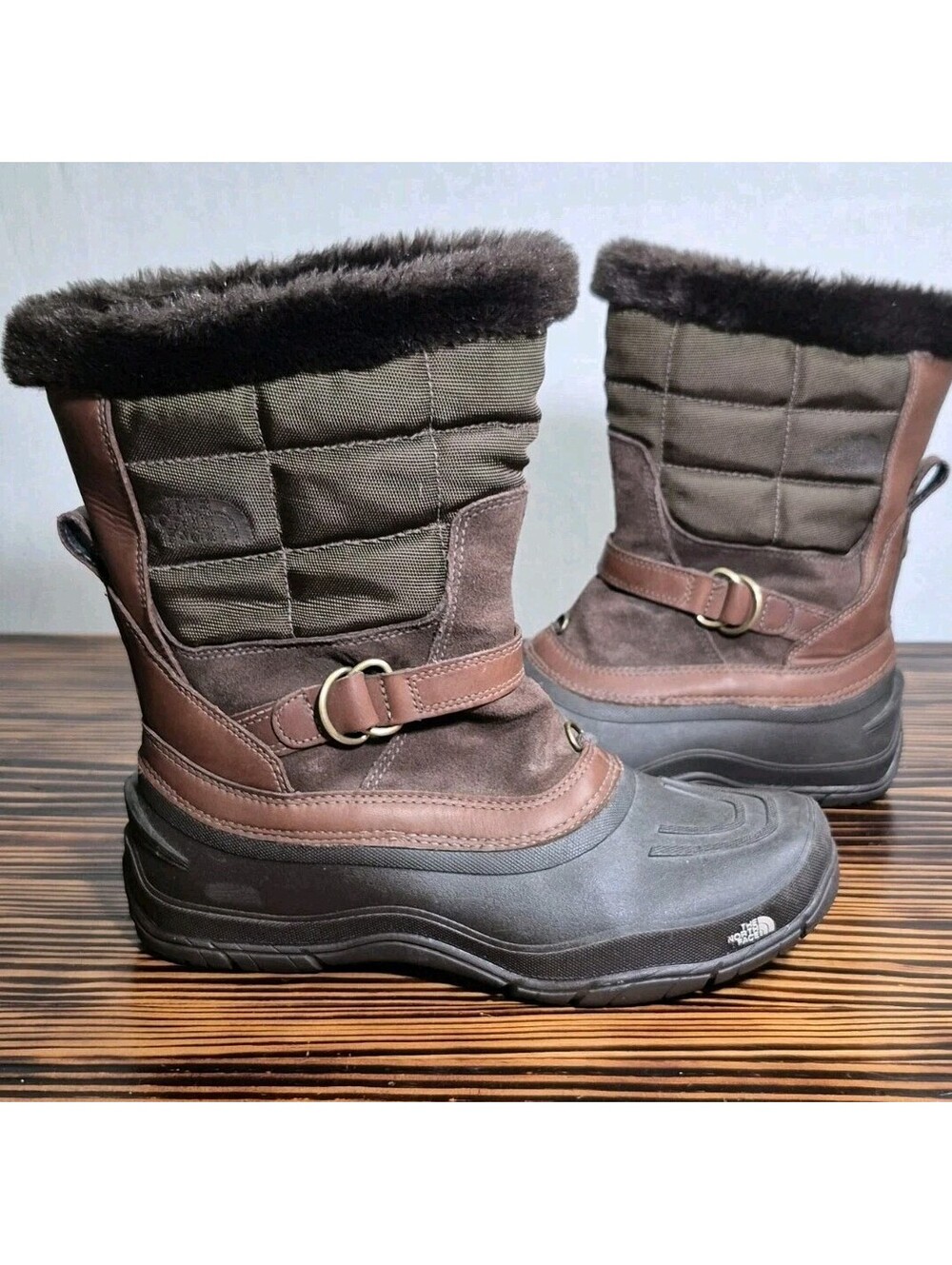 The North Face Women Chilkat III Waterproof Pull-On Boot Sz 9.5 Brown Fur
